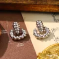 Detailed macro view of vintage silver chunky ribbed C-shaped earrings with dimensions and weight - Polished Silver
