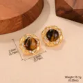 Vista detallada de las medidas y el peso de los pendientes de flor con ojo de tigre - Estilo de Pétalo Hueco (2-22139B-6500)