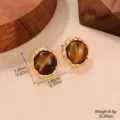 Vista detallada de pendientes vintage de ojo de tigre con medidas de tamaño y peso - Estilo de Engranaje Festoneado (E4-20507F-4600)