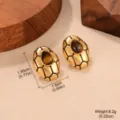Pendientes de botón vintage ojo de tigre con especificaciones de tamaño y peso - Estilo Textura Carey (E4-21308D-5000)