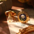 Boucles d'oreilles clips style Monet en émail et perle, détails dimensions et poids - Boucles d'oreilles à clip / Grenouille en Émail Bleu (E4-21798A)