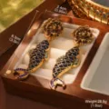 Vue détaillée des boucles d'oreilles vintage carpe koi avec dimensions et poids - Gland de Carpe Koï (E4-23342-8900)