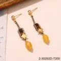 Elegant retro Maillard tiger eye drop earrings with golden star and yellow oval beads. - Autumn Maillard Star Tiger Eye Jewelry (2-30292D-7200)