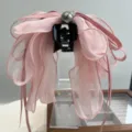 Elegante pinza para el pelo con lazo de gasa rosa, cintas largas y perla metálica - Lazo de Perla Artificial de Malla (Pinza de Garra) / Rosa