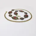 Vintage ethnische Messing Metall Taillenkette mit roten Steinen dekorativer Kleidergürtel. - 3.3cm Antik Gold Oval + Sonne Taillenkette / Antik Gold [Roter Türkis]