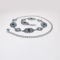 Vintage silberfarbene Metall Taillenkette mit verzierten Blumenmedaillons und dunklen Schmucksteinen. - 3.3cm Silber Oval + Sonne Taillenkette / Silber [Schwarzer Türkis]