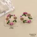 Vue détaillée des boucles d'oreilles fleurs en émail vintage, taille 2,0 cm et poids 6,3 g - Style Fleur en Émail Dégradé et Strass (2-26976B-7000)