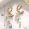 Detaillierte Ansicht der goldenen Schmetterlingsohrringe mit eleganten Perlenketten - Ring Schmetterling Perle Quaste (2-21706-3700)