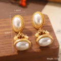 Boucles d'oreilles vintage ajourées en or avec perles, détails de taille et de poids - Boucles d'oreilles pendantes rétro rose perle ajourée (N6-13201-EA-6000)
