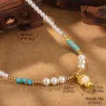 Nahaufnahme einer Vintage Lotus Anhänger Perlenkette mit blauen Türkis Akzentperlen - Perlen Türkis Rosa Jade Lotus Halskette (5-4627A-9200)