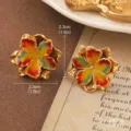 Boucles d'oreilles vintage style peinture à l'huile avec émail coloré et bord doré - Style Fleur à Dégradé Coloré (2-26160-7200)