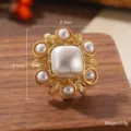 Élégante boucle d'oreille carrée vintage dorée avec perles et tige en argent 925 - Boucles d'oreilles perles feuilles carrées vintage (E4-20423-BR-3500)