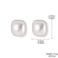Boucles d'oreilles carrées argentées avec perle et bord torsadé, dimensions incluses. - Puces d'oreilles carrées rétro bordure corde torsadée perle (E4-21200B-5500)
