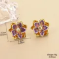 Detaillierte Ansicht der Vintage Emaille-Blumenohrringe mit Perle, Maße und Gewicht - Lila Gradient Emaille Blume Künstliche Perle Stil (E4-19934B-7500)