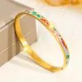 Eleganter Damen Armreif aus goldfarbenem Edelstahl mit buntem Mosaik-Emaille-Muster - Bunter geometrischer Symbolstil (6MMSZ711) / 6mm Breite