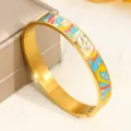 Eleganter vergoldeter Edelstahlarmreif mit buntem Emaille-Abstrakte Muster-Inlay - Vierfarbiger Abstrakter Symbolstil (SZ721) / 10mm Breite / Gold