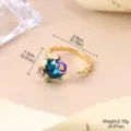 Vue détaillée d'une bague florale en émail avec cristal bleu et spécifications - Bague Florale Ouverte avec Pierre (1-4291A-4500) / 2.0cm Diamètre