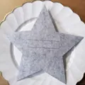 Elegant gray star-shaped felt cutlery holder for Christmas and festive dinner table decoration - Five-pointed Star / Gray