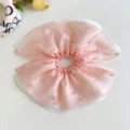 Vista detallada del coletero de malla rosa con elegantes adornos de perlas - Estilo Plisado con Perlas / L / Rosa + Blanco