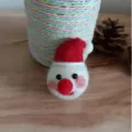 Süßer handgefertigter Weihnachtsmann-Kopf aus Filz für DIY-Haarklammern oder Broschen - Weihnachtsmann