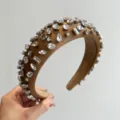 Eleganter, hoher, gepolsterter Haarreif mit funkelnden Kristallen in verschiedenen Formen - Strass Breites Stirnband / Hellkamel