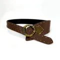 Bruine brede lederen riem voor dames met metalen klinknagels en vintage gesp stijl variant - koffiekleur