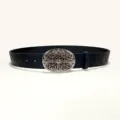 Ceinture en cuir gaufre style retro avec une boucle ornee d une croix argente elegante. - Style C : boucle argent brillant 3,8 cm et ceinture noire
