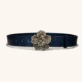Damen Retro Rosendruck PU Ledergürtel mit Metall Blumenschnalle, modischer Taillengürtel. - Stil 5 / 105cm / Silberne Schnalle + Schwarzer Gürtel