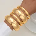 Set de brazaletes de resina dorada efecto espejo, estilo de joyería audaz y minimalista - Brazalete Ancho Abierto de Espejo Dorado Brillante (6627302HB) / Dorado