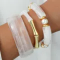 Set de tres pulseras de resina acrílica con un brazalete ancho y estilo bambú - Estilo Acrílico, Bambú y Perla de 3 Piezas (6631301HB)