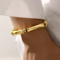 Brazalete grueso de acrílico dorado con acabado espejo y un diseño segmentado minimalista - Estilo Delgado de Varios Segmentos (6640901-细) / Dorado