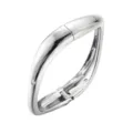 Brazalete de resina plateada con acabado de espejo y diseño geométrico abierto moderno - Estilo Geométrico Ancho (6487602HB-) / Plateado