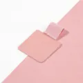 Roze leren zelfklevende penhouder met elastische band, notitieboek briefpapier accessoire. - Lotusroze