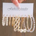 Modisches 5-Paar Vintage-Creolen-Set mit gedrehtem Gold und eleganten Kunstperlen - Vintage Goldene Künstliche Perlen Ohrringe 5-Teiliges Set (5604201)