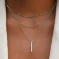 Collier minimaliste argenté à trois couches avec un pendentif barre verticale lisse - Style Barre Argent (5785202)