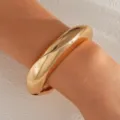 Bracelet jonc épais doré en forme de goutte avec une finition miroir très polie - Or (6398401HB) / Style Large Or (6398401HB)