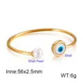 Moderne Gouden Open Armband met Boze Oog en Parel en Witte Schelp Elementen 56mm sieraden - Bangle / Goud