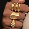 Set de anillos geométricos dorados con diseños martillados y retorcidos - Juego Statement de 3 (6314801HB) / Dorado