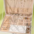 Mehrteiliges Schmuckset aus Legierung mit Perlimitaten, Ringen, Ohrringen und Halsketten - 56件套(6136502HB)