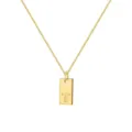 Collar de cadena de caja dorada pulida con un colgante rectangular grabado con la letra T - Letra T