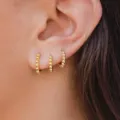 Pendientes de aro con cuentas doradas para mujer, set de tres usados en la oreja - Estilo de Grano de Perlas de 3 Piezas (5933901HB) / Dorado