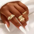 Conjunto de anillos dorados apilables de estilo bohemio vintage con textura orgánica - Juego de Textura Irregular (6226001)