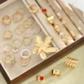 Conjunto de anillos apilables dorados de estilo bohemio vintage con perlas y piedras - Estilo Floral de Opalo (6611801HB)