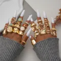 Set de anillos bohemios retro dorados con piedras de colores y diseños texturizados - Estilo de Lava Líquida (6651001HB)