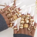 Juego de anillos bohemios de oro vintage para mujer con diseños y texturas mixtas - Estilo de Onda Geométrica (6669001HB)