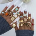 Conjunto de anillos dorados bohemios vintage con piedras de colores y diseños únicos - Juego Bohemio de Sol y Luna de Lava (6688001HB)