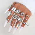Juego de 12 anillos plateados minimalistas con diseño de metal líquido irregular único - Juego de 12 Anillos Geométricos Irregulares (6240402HB) / Plateado