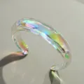 Brazalete moderno de resina acrílica iridiscente con diseño de ondas minimalista - Estilo Irregular Iridiscente (6725104)