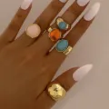 Conjunto de anillos geométricos dorados irregulares con piedras para mujer. - Estilo Geométrico con Gemas Artificiales de Colores (6503701HB) / Juego de 4 / Dorado