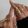 Set de 12 anillos de nudillos chapados en oro irregulares y gruesos, acabado brillante - Juego de 12 Piezas Pulido de Lujo Irregular (6478601HB) / Dorado